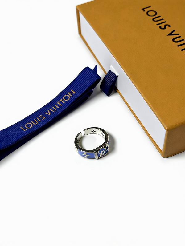 LV ring 01yxx26